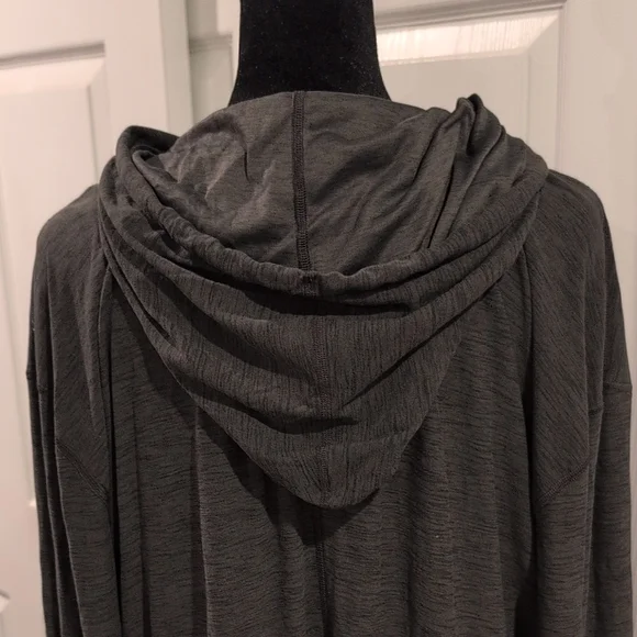Old Navy Active Breathe On Womens XL Gray Lightweight Hooded Athletic Top - Picture 5 of 9